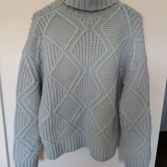 Icy Blue Cable Knit Sweater Classic Prep. Quiet Luxury, Sweater Sz.S Caslon - Picture 8 of 8